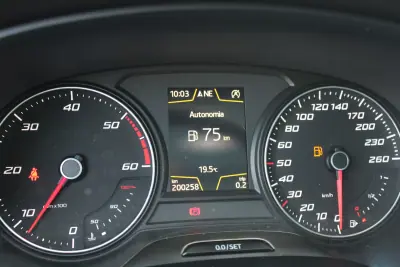SEAT Leon ST 2018 - 12990 EUR, 200000 km - AUTO.MOTO.pt - 200000km - foto 25 de 34