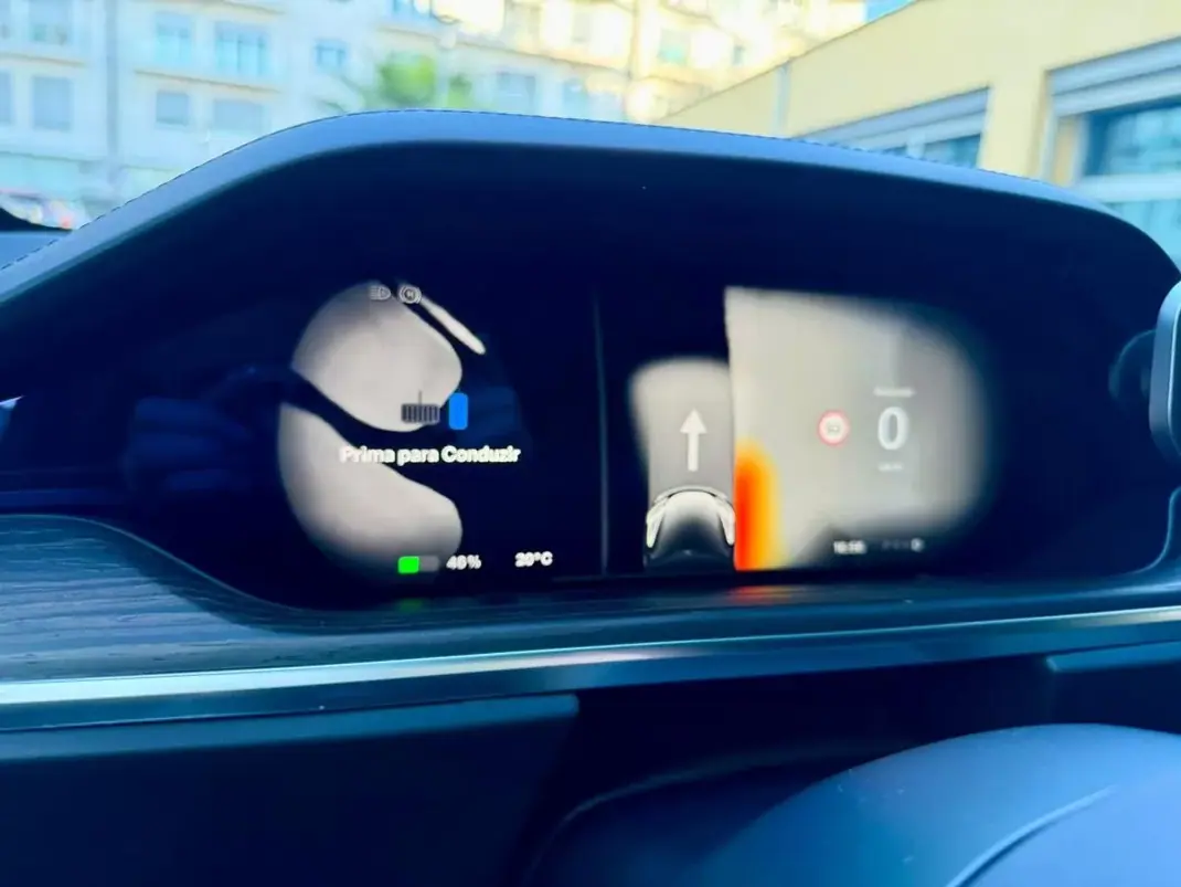 Tesla Model X 2023 - 81890 EUR, 49000 km - AUTO.MOTO.pt - 49000km - foto 8 de 47