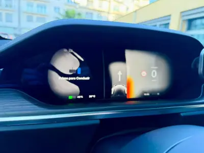 Tesla Model X 2023 - 81890 EUR, 49000 km - AUTO.MOTO.pt - 49000km - foto 8 de 47