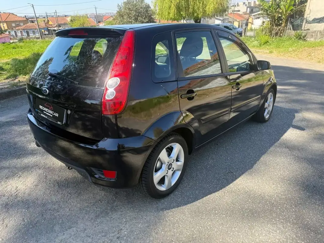 Ford Fiesta 2008 - 5700 EUR, 82000 km - AUTO.MOTO.pt - 82000km - foto 3 de 23