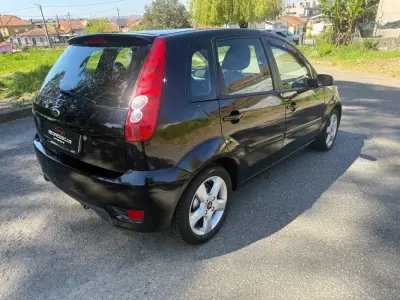 Ford Fiesta 2008 - 5700 EUR, 82000 km - AUTO.MOTO.pt - 82000km - foto 3 de 23