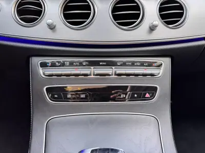 Mercedes-Benz E 220 2022 - 34500 EUR, 173176 km - AUTO.MOTO.pt - 173176km - foto 20 de 27