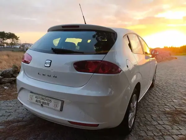SEAT Leon 2012 - 8965 EUR, 168000 km - AUTO.MOTO.pt - 168000km - foto 4 de 12