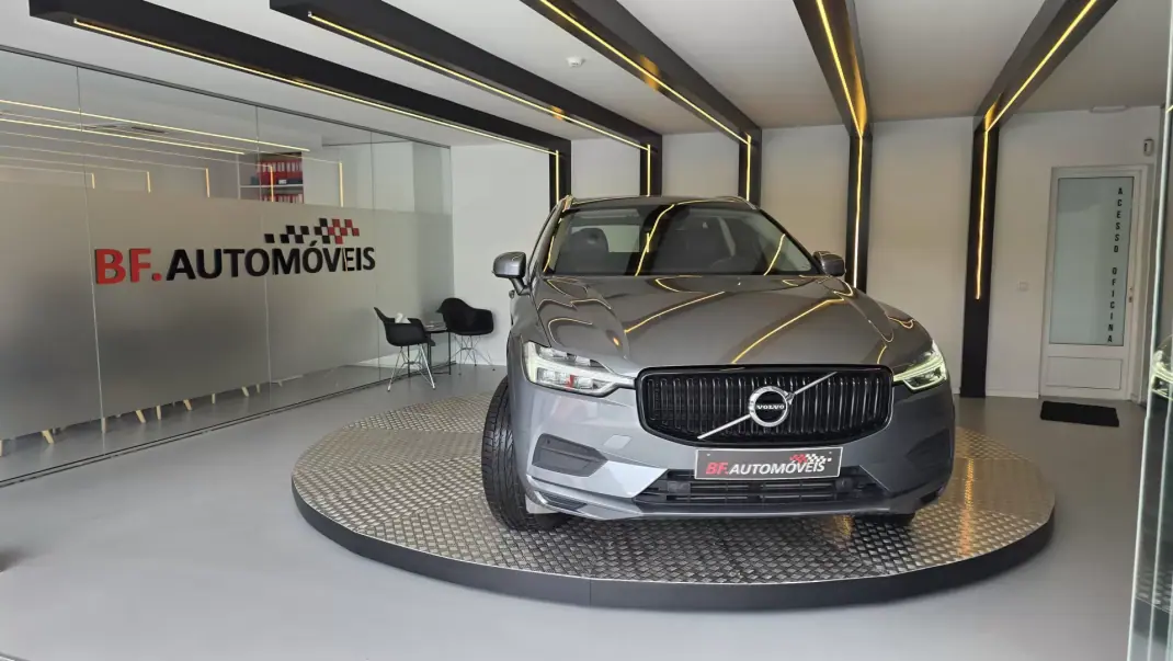 Volvo XC 60 2018 - 23500 EUR, 242396 km - AUTO.MOTO.pt - 242396km - foto 11 de 55