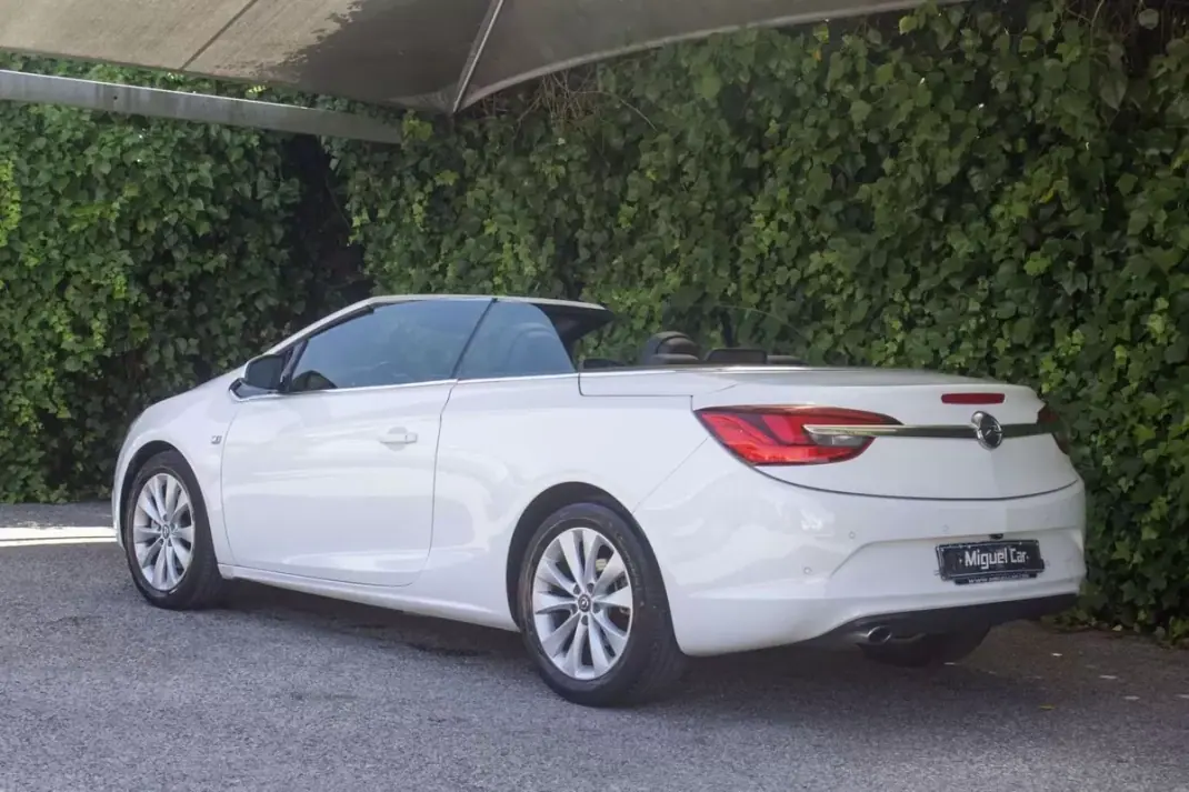 Opel Cascada 2014 - 14900 EUR, 180000 km - AUTO.MOTO.pt - 180000km - foto 11 de 17