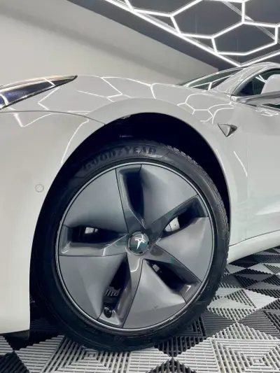 Tesla Model 3 2019 - 19750 EUR, 171400 km - 171400km - foto 3 de 20