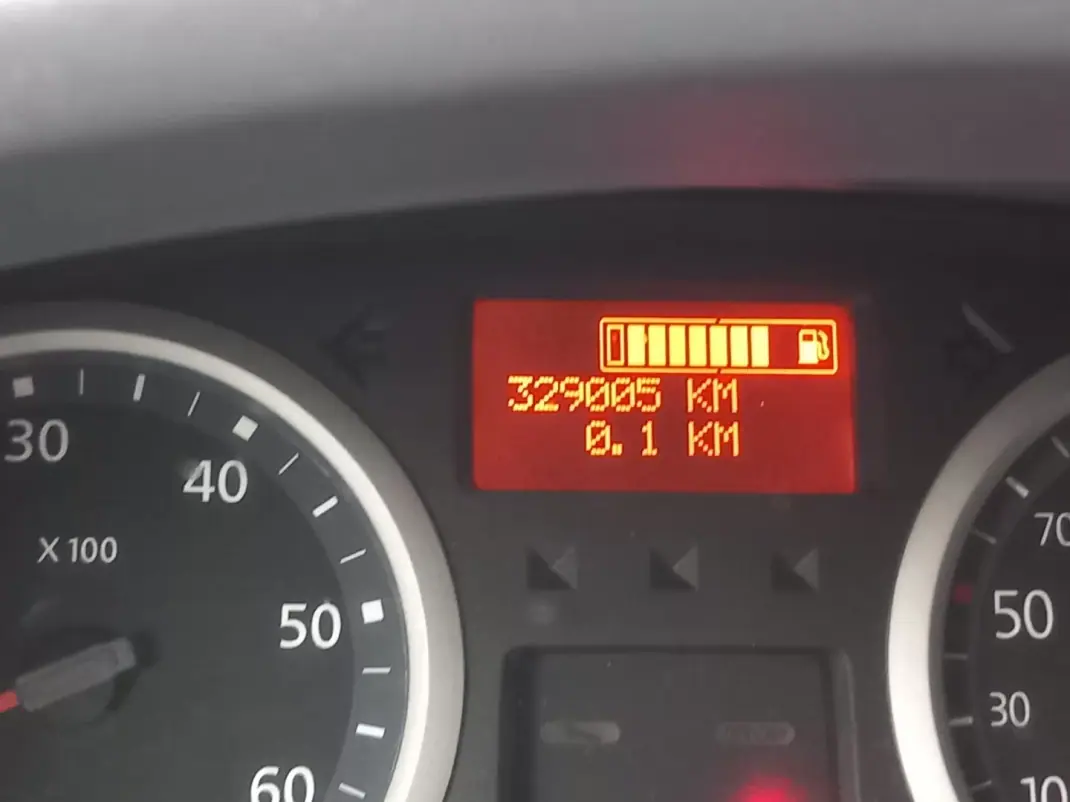Renault Trafic 2014 - 14000 EUR, 329000 km - AUTO.MOTO.pt - 329000km - foto 16 de 25