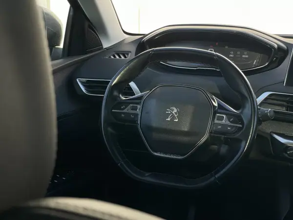 Peugeot 5008 2019 - 15490 EUR, 228000 km - AUTO.MOTO.pt - 228000km - foto 33 de 42