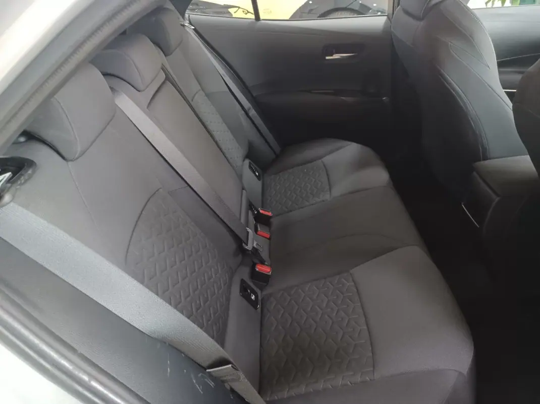 Toyota Corolla 2019 - 18390 EUR, 81211 km - AUTO.MOTO.pt - 81211km - foto 23 de 33