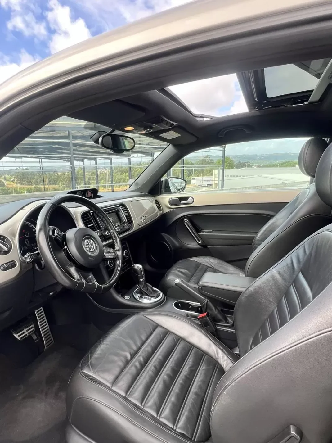 Volkswagen New Beetle 2014 - 16500 EUR, 203975 km - AUTO.MOTO.pt - 203975km - foto 7 de 9