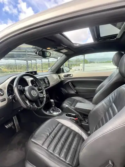 Volkswagen New Beetle 2014 - 16500 EUR, 203975 km - AUTO.MOTO.pt - 203975km - foto 7 de 9