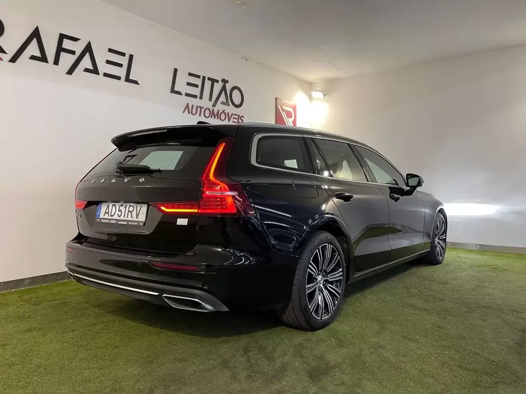 Volvo V60 2020 - 24950 EUR, 123000 km - AUTO.MOTO.pt - 123000km - foto 6 de 32