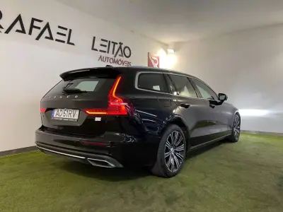 Volvo V60 2020 - 24950 EUR, 123000 km - AUTO.MOTO.pt - 123000km - foto 6 de 32