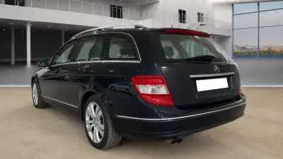 Mercedes-Benz C 200 2009 - 5500 EUR, 390000 km - AUTO.MOTO.pt - 390000km - foto 4 de 8