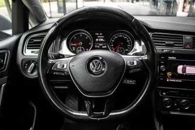 Volkswagen Golf Variant 2018 - 10750 EUR, 320319 km - AUTO.MOTO.pt - 320319km - foto 11 de 39