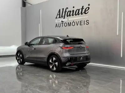 Renault Mégane E-Tech 2022 - 23890 EUR, 71000 km - AUTO.MOTO.pt - 71000km - foto 5 de 6