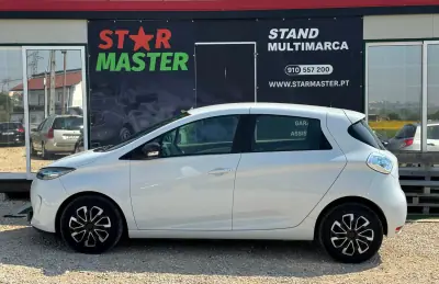 Renault Zoe 2017 - 10550 EUR, 98529 km - AUTO.MOTO.pt - 98529km - foto 4 de 18