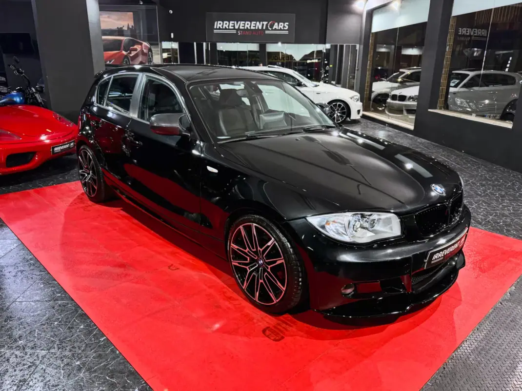 BMW 118 2011 - 13490 EUR, 221686 km - AUTO.MOTO.pt - 221686km - foto 3 de 20