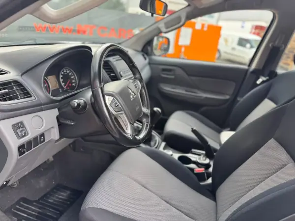 Mitsubishi L200 2019 - 27900 EUR, 174579 km - AUTO.MOTO.pt - 174579km - foto 14 de 19