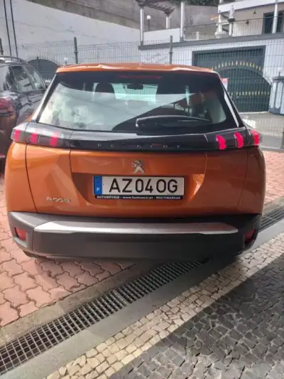 Peugeot 2008 2023 - 21950 EUR, 31200 km - AUTO.MOTO.pt - 31200km - foto 5 de 15