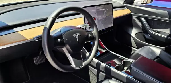 Tesla Model 3 2020 - 25500 EUR, 99000 km - AUTO.MOTO.pt - 99000km - foto 17 de 25