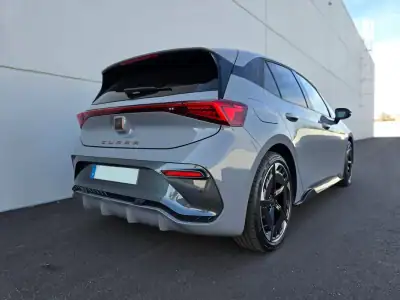 Cupra Born 2024 - 32400 EUR, 12000 km - AUTO.MOTO.pt - 12000km - foto 9 de 34