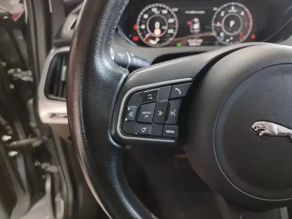 Jaguar E-Pace 2020 - 23950 EUR, 87000 km - AUTO.MOTO.pt - 87000km - foto 27 de 27