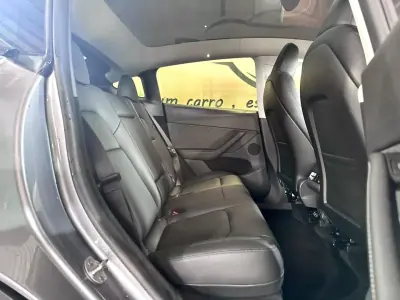 Tesla Model Y 2023 - 42900 EUR, 41470 km - AUTO.MOTO.pt - 41470km - foto 16 de 35