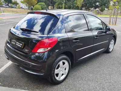 Peugeot 207 2011 - 5480 EUR, 219000 km - AUTO.MOTO.pt - 219000km - foto 8 de 38