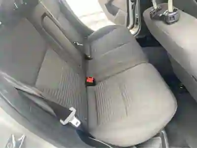 Ford Focus 2015 - 9400 EUR, 103000 km - AUTO.MOTO.pt - 103000km - foto 8 de 10