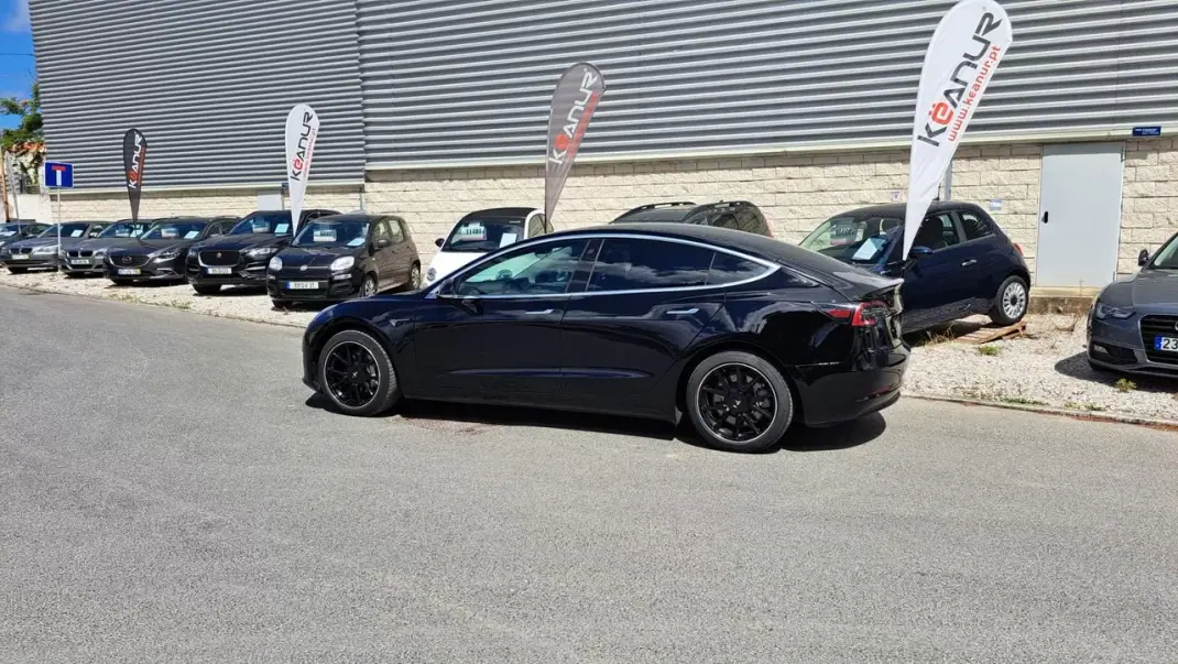 Tesla Model 3 2019 - 22500 EUR, 113000 km - 113000km - foto 26 de 53