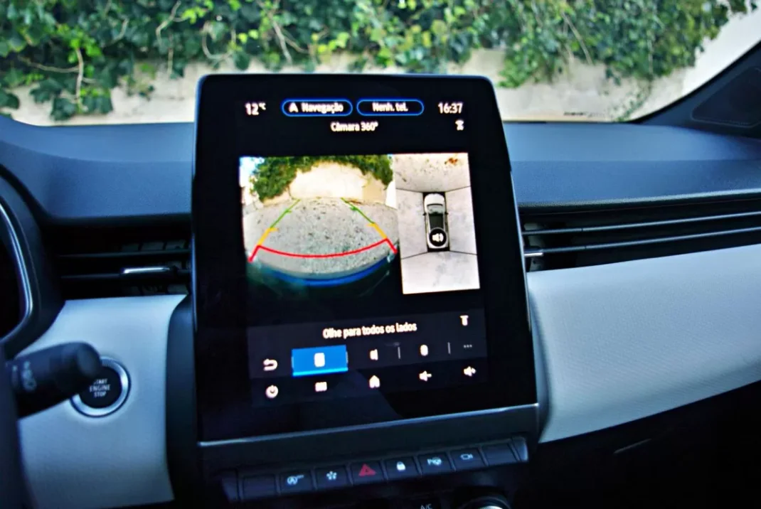 Renault Clio 2023 - 18900 EUR, 26048 km - AUTO.MOTO.pt - 26048km - foto 32 de 40