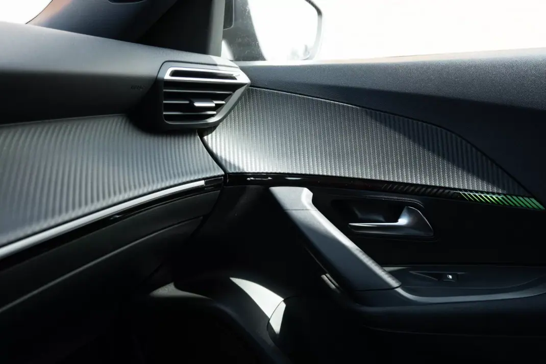 Peugeot 2008 2023 - 19750 EUR, 40500 km - AUTO.MOTO.pt - 40500km - foto 19 de 20