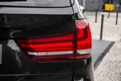 BMW X5 2015 - 27900 EUR, 170106 km - AUTO.MOTO.pt - 170106km - foto 11 de 44