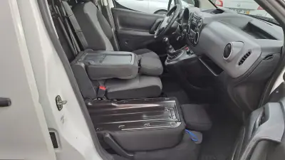 Peugeot Partner 1.6 BlueHDI L2 - 3 Lugares 2018 - 9900 EUR, 250472 km - AUTO.MOTO.pt - 250472km - foto 13 de 26