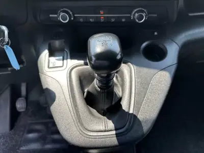 Peugeot Partner 1.5HDI 3lugares 2019 - 12900 EUR, 117000 km - AUTO.MOTO.pt - 117000km - foto 21 de 52
