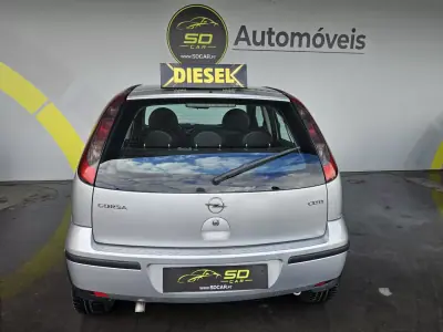 Opel Corsa 2005 - 3250 EUR, 180000 km - AUTO.MOTO.pt - 180000km - foto 4 de 10