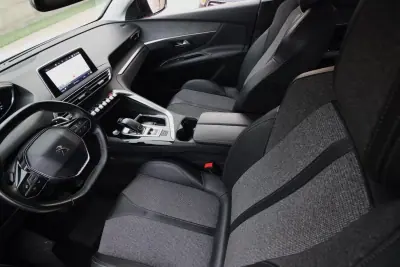 Peugeot 3008 2018 - 16990 EUR, 138000 km - AUTO.MOTO.pt - 138000km - foto 15 de 26