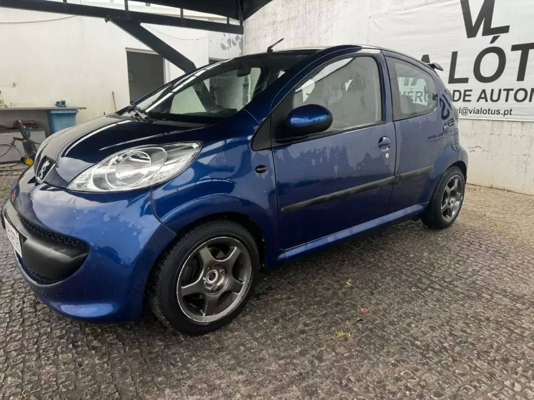 Peugeot 107 2007 - 2500 EUR, 239100 km - 239100km - foto 1 de 11