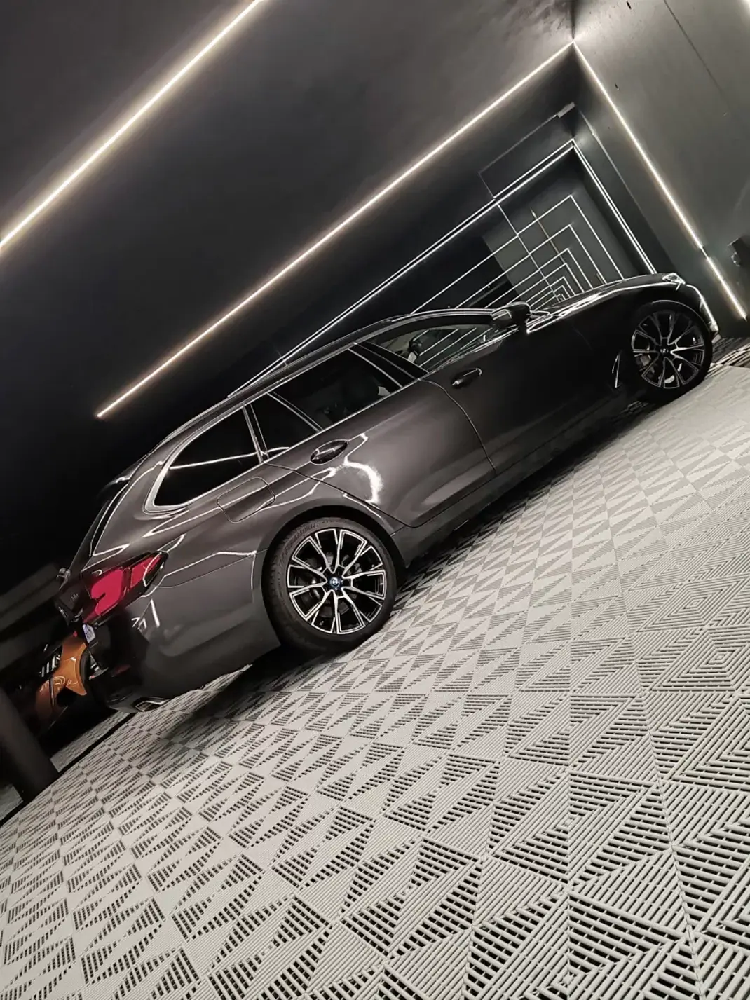 BMW 530 2021 - 30750 EUR, 109480 km - AUTO.MOTO.pt - 109480km - foto 8 de 22