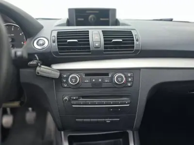 BMW 118 2008 - 6750 EUR, 226114 km - AUTO.MOTO.pt - 226114km - foto 14 de 19