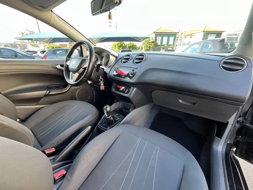 SEAT Ibiza 2011 - 6450 EUR, 240000 km - AUTO.MOTO.pt - 240000km - foto 29 de 45