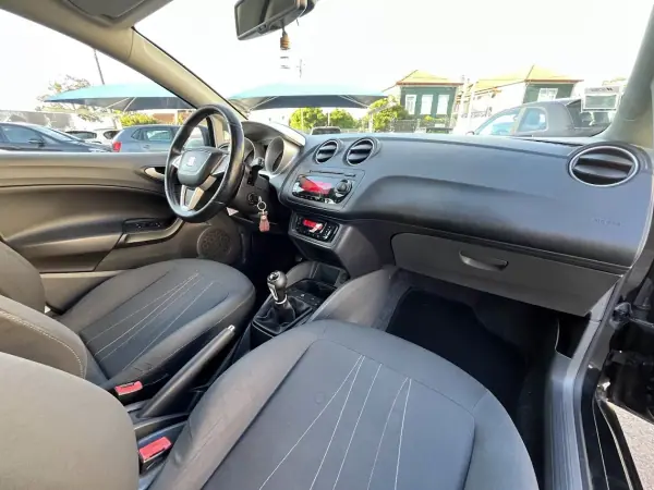SEAT Ibiza 2011 - 6450 EUR, 240000 km - AUTO.MOTO.pt - 240000km - foto 29 de 45