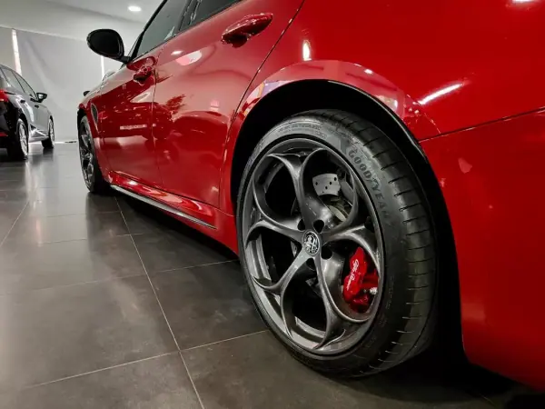 Alfa Romeo Giulia 2018 - 62500 EUR, 53000 km - AUTO.MOTO.pt - 53000km - foto 36 de 60