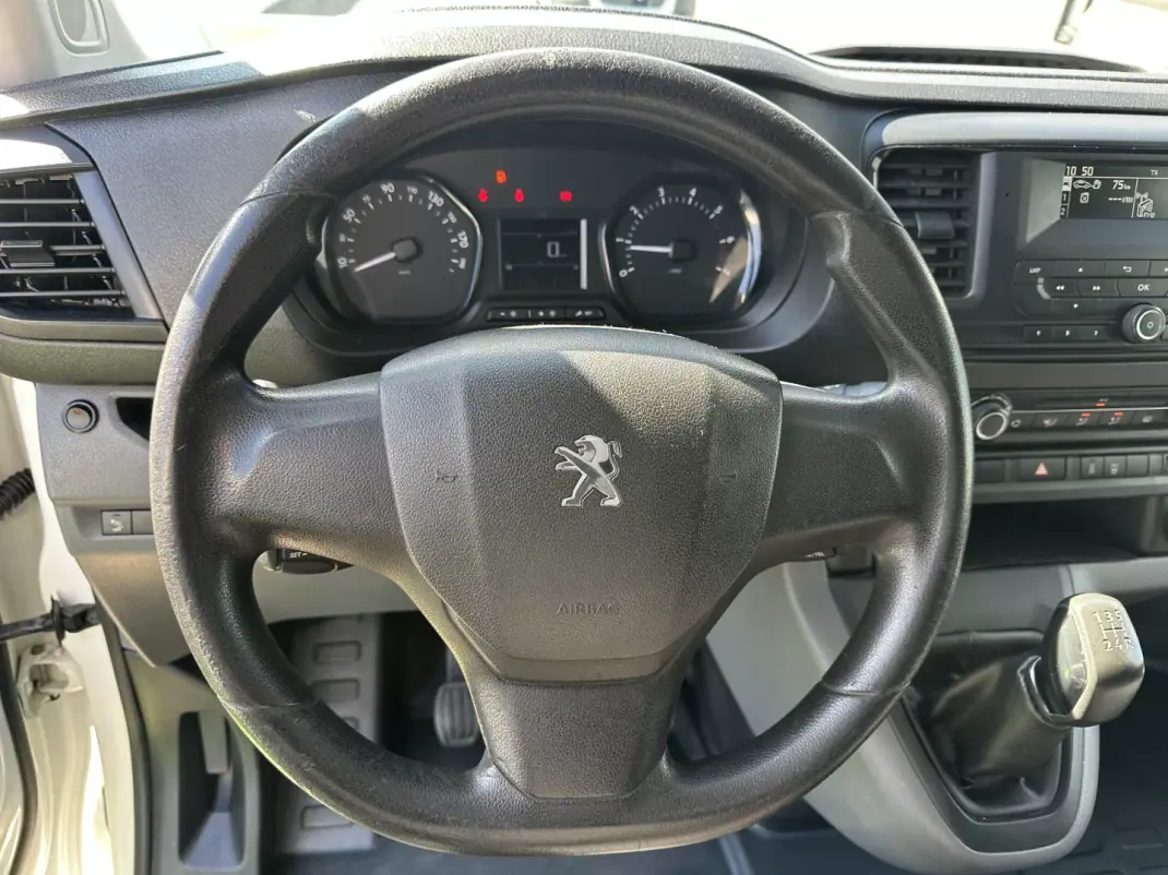 Peugeot Expert 2018 - 14900 EUR, 170000 km - 170000km - foto 26 de 45
