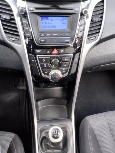Hyundai i30 2012 - 7250 EUR, 260000 km - AUTO.MOTO.pt - 260000km - foto 25 de 31