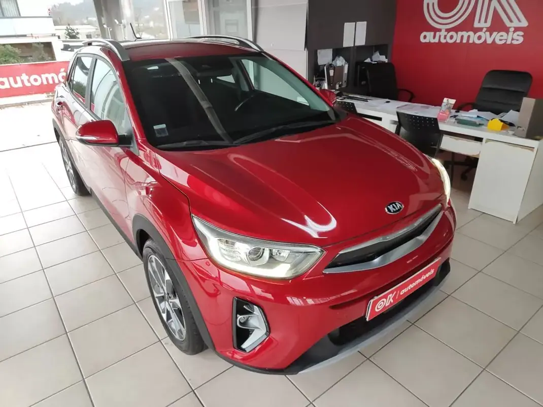 Kia Stonic 2021 - 14950 EUR, 29990 km - AUTO.MOTO.pt - 29990km - foto 2 de 33