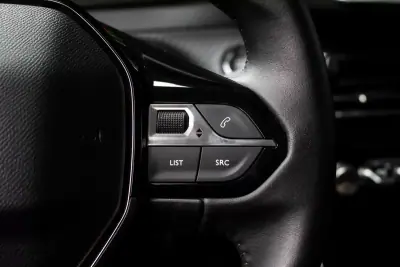 Peugeot e-208 2023 - 17800 EUR, 18457 km - AUTO.MOTO.pt - 18457km - foto 15 de 41