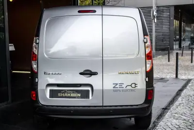 Renault Kangoo E-Tech Confort 2021 - 10900 EUR, 34967 km - AUTO.MOTO.pt - 34967km - foto 10 de 28