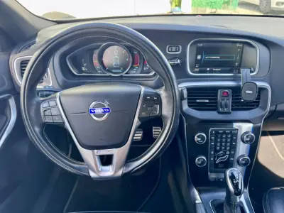 Volvo V40 2014 - 12500 EUR, 191000 km - AUTO.MOTO.pt - 191000km - foto 21 de 25